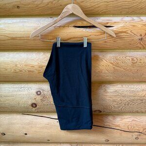 Athleta Ultra High Rise Elation Tight in Black Size Large
